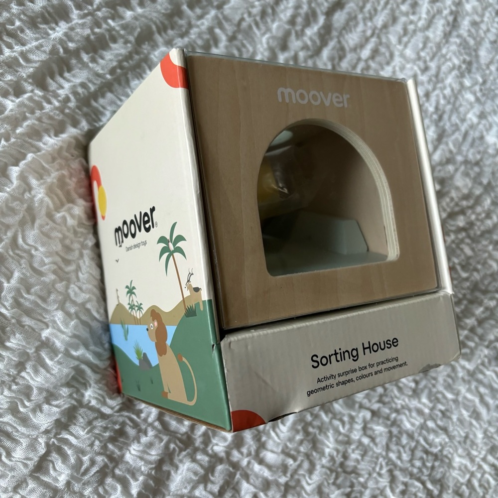 *NEW* Moover Sorting House wood shape sorter Danish toy cube